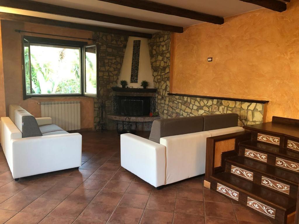 Villa Jari Carini Buitenkant foto